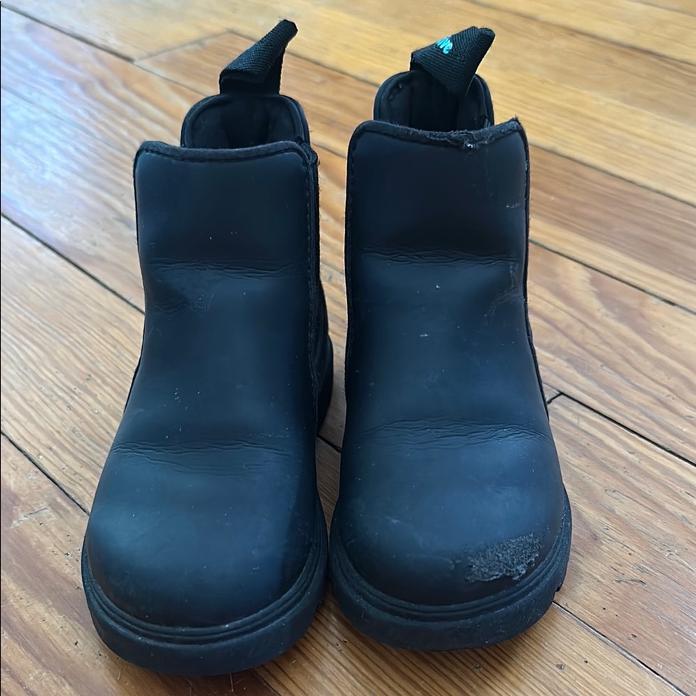 Native Shoes Black Boots for Everyday Comfort